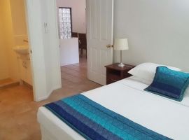 port_douglas_refurbished_apartments_01.JPG