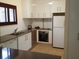 port_douglas_refurbished_apartments_06.JPG